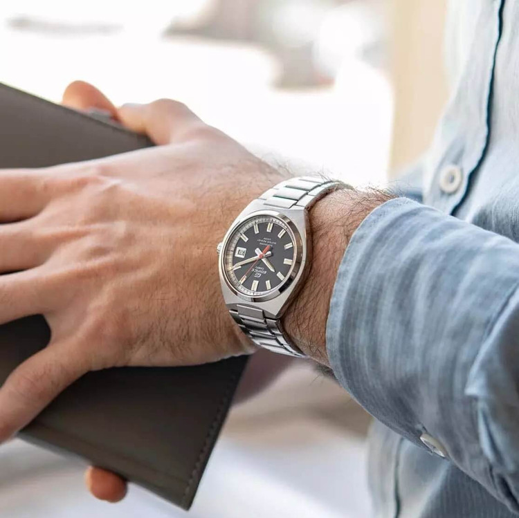 ساعت مچی مردانه کاسیو EDIFICE مدل EFB-109D-1AVDF