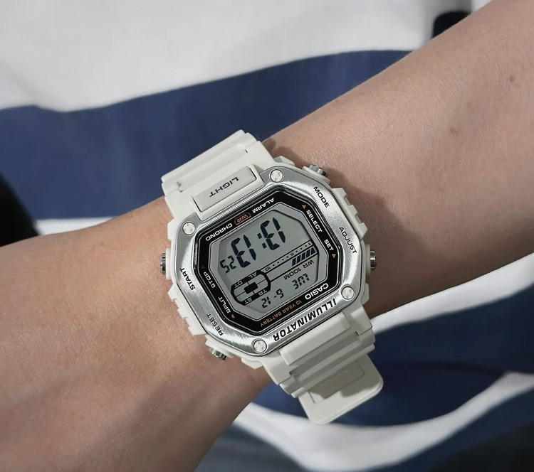 ساعت مردانه کاسیو مدل CASIO MWD-110H-8A