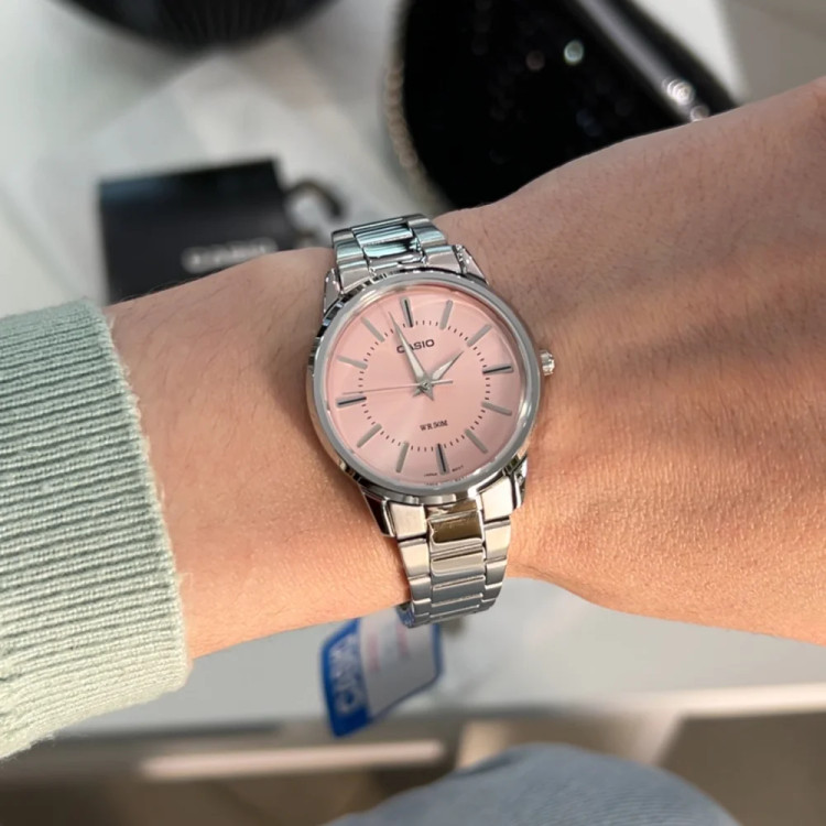 ساعت مچی زنانه کاسیو مدل CASIO-LTP-1303D-4A