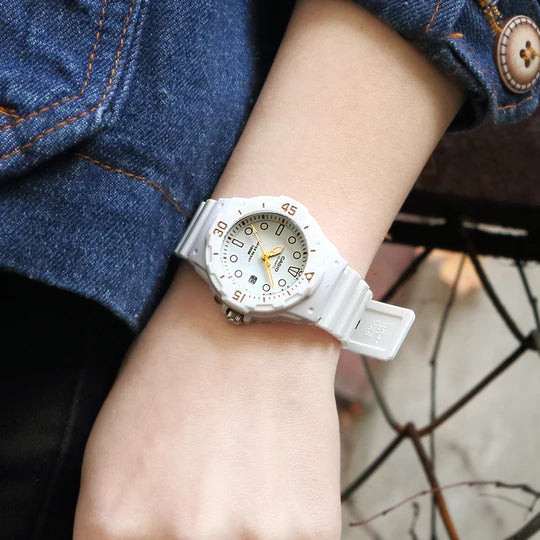 ساعت مچی CASIO مدل CASIO LRW-200H-7E2V