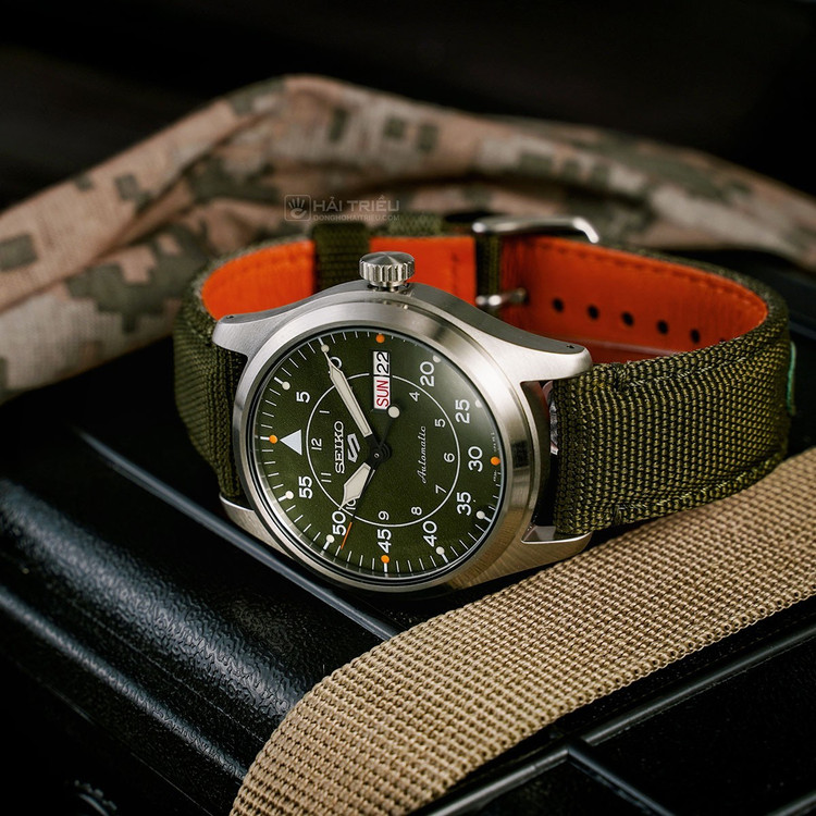 ساعت مچی مردانه سیکو، زیرمجموعه Seiko 5, کد SRPH29K1